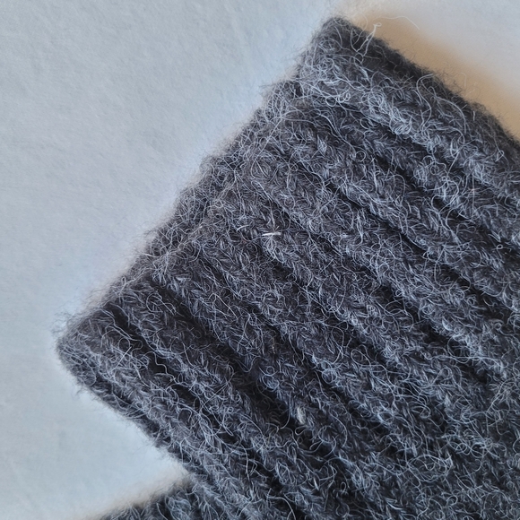 HL AFFAIR Sweater. Size: L - Picture 11 of 14